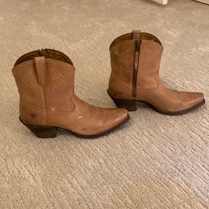 Arita women’s lovely boot